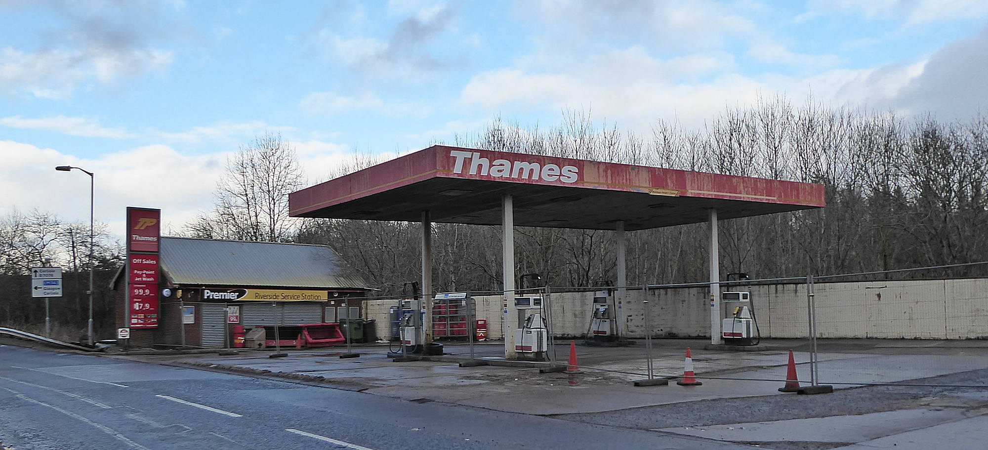 Thames Petrol Station closed